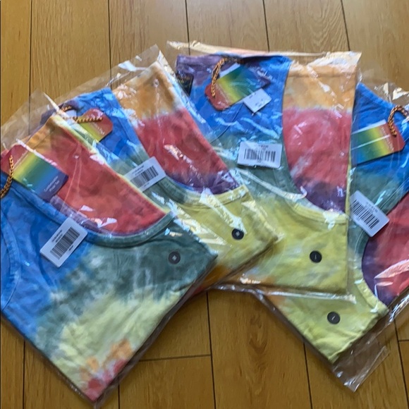 Abercrombie Multi Color Tie Dye 🌈 - Picture 3 of 5